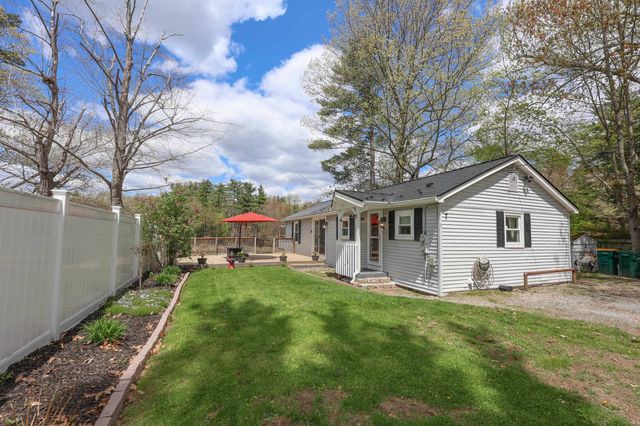 9 Riverside Drive, Fremont, NH 03044