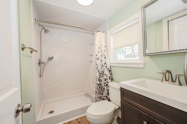 9 Riverside Drive, Fremont, NH 03044