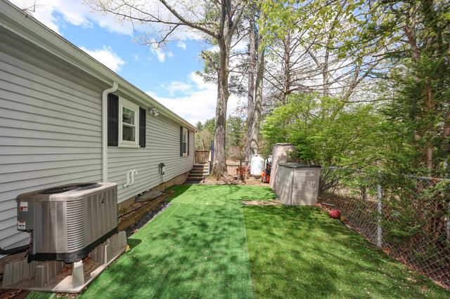9 Riverside Drive, Fremont, NH 03044