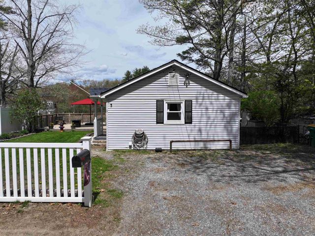 9 Riverside Drive, Fremont, NH 03044
