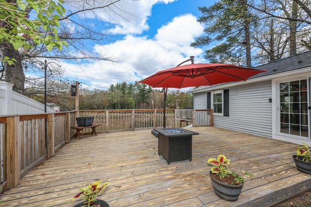 9 Riverside Drive, Fremont, NH 03044