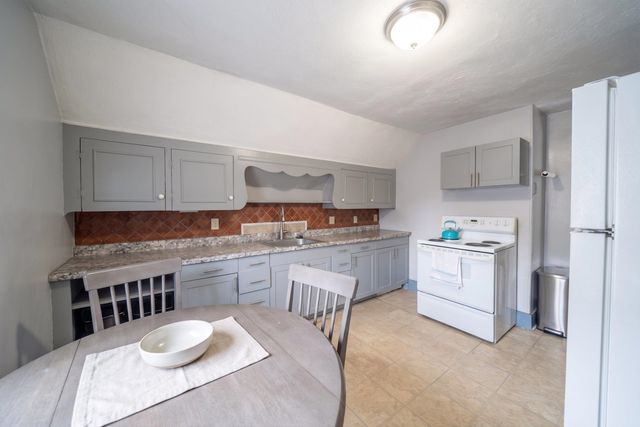 67 Pennacook Street, Manchester, NH 03104