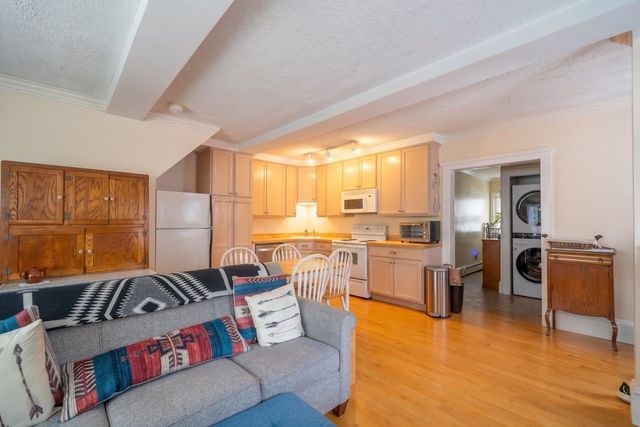 67 Pennacook Street, Manchester, NH 03104