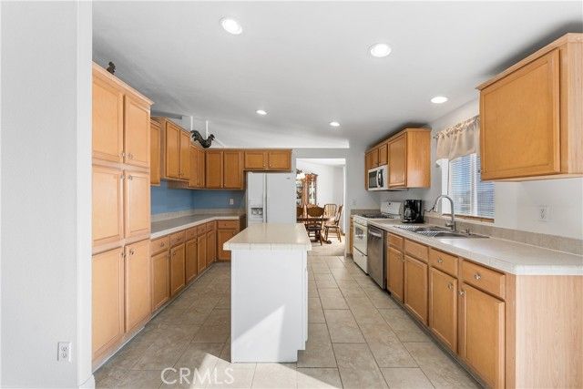 9890 Sue Ave, Rosamond, CA 93560