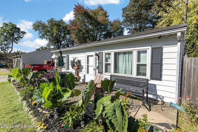 10008 Donau Ln, Louisville, KY 40272