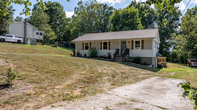 3691 Vantage Heights Circle, Lenoir, NC 28645