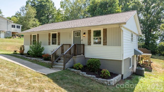 3691 Vantage Heights Circle, Lenoir, NC 28645
