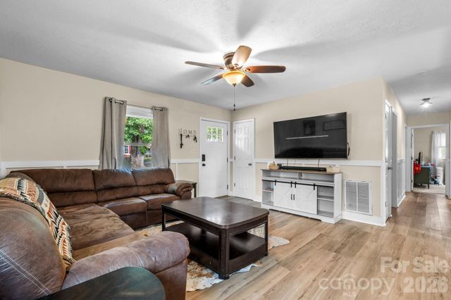 3691 Vantage Heights Circle, Lenoir, NC 28645