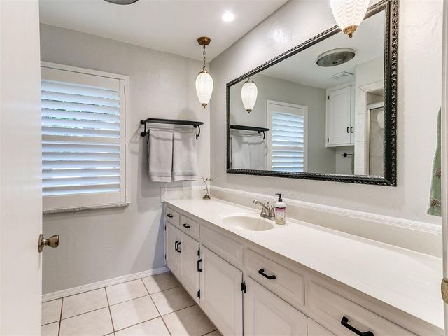 722 Pine Oak Drive, Edmond, OK 73034