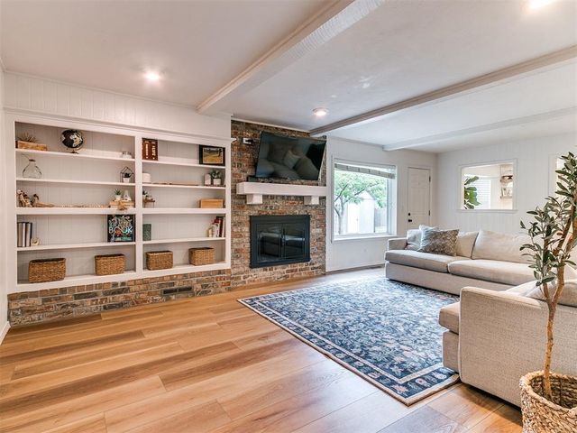 722 Pine Oak Drive, Edmond, OK 73034