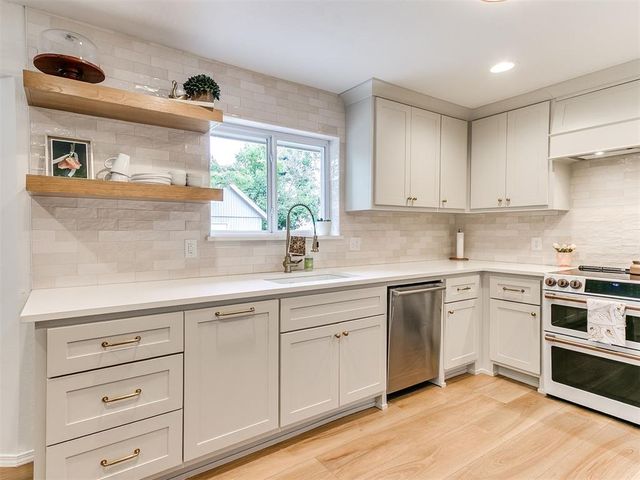 722 Pine Oak Drive, Edmond, OK 73034