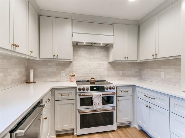 722 Pine Oak Drive, Edmond, OK 73034