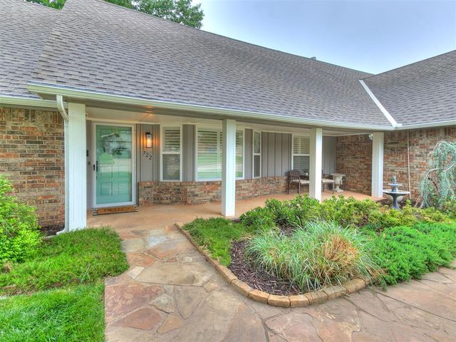 722 Pine Oak Drive, Edmond, OK 73034