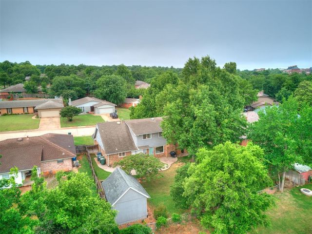 722 Pine Oak Drive, Edmond, OK 73034