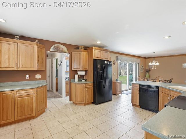 4695 Melanie Lane, White Lake, MI 48383