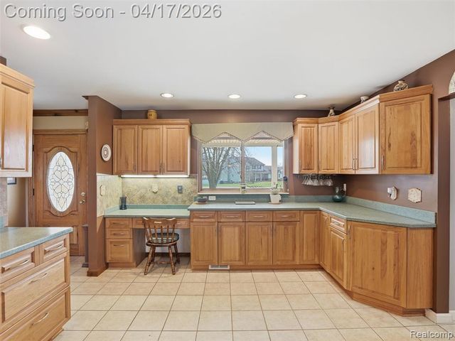 4695 Melanie Lane, White Lake, MI 48383