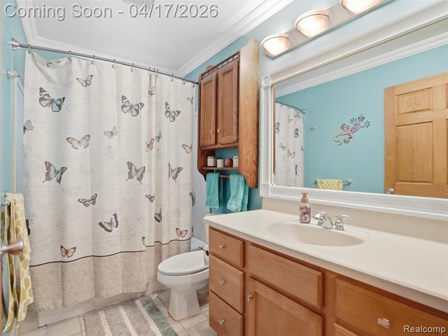 4695 Melanie Lane, White Lake, MI 48383