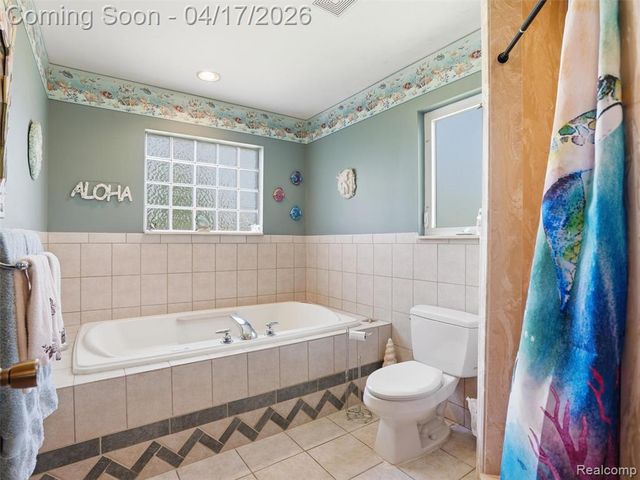 4695 Melanie Lane, White Lake, MI 48383