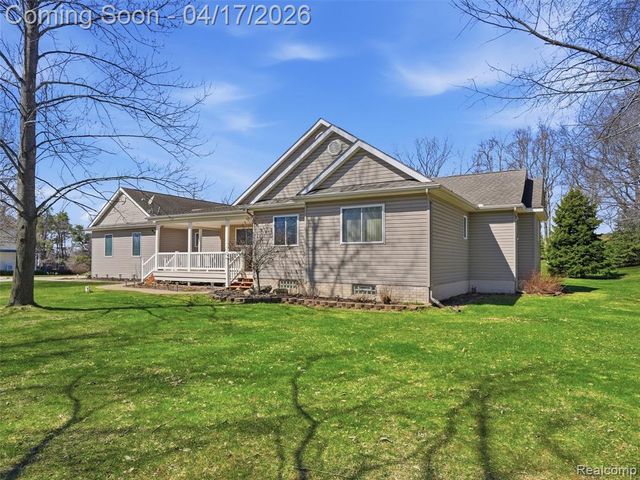 4695 Melanie Lane, White Lake, MI 48383