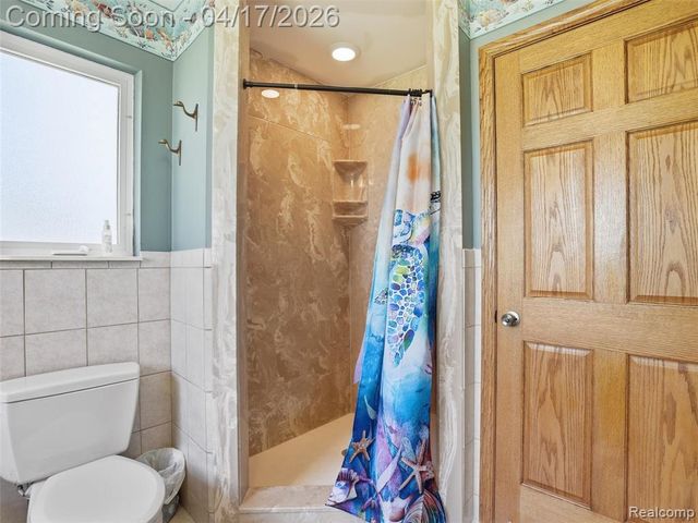 4695 Melanie Lane, White Lake, MI 48383