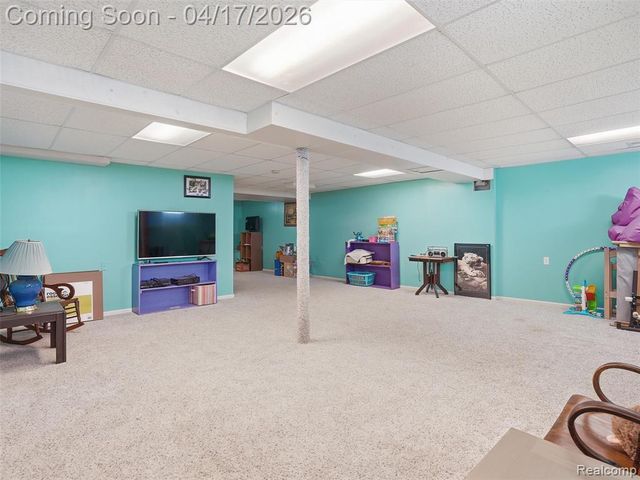 4695 Melanie Lane, White Lake, MI 48383