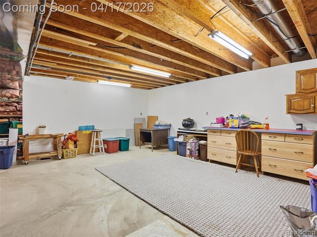 4695 Melanie Lane, White Lake, MI 48383