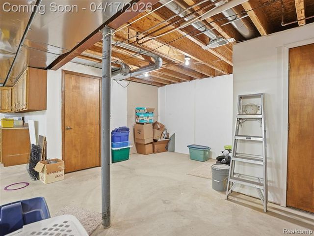 4695 Melanie Lane, White Lake, MI 48383