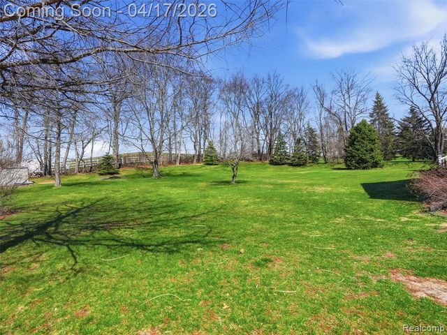 4695 Melanie Lane, White Lake, MI 48383