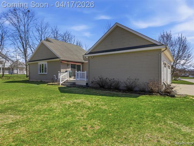 4695 Melanie Lane, White Lake, MI 48383