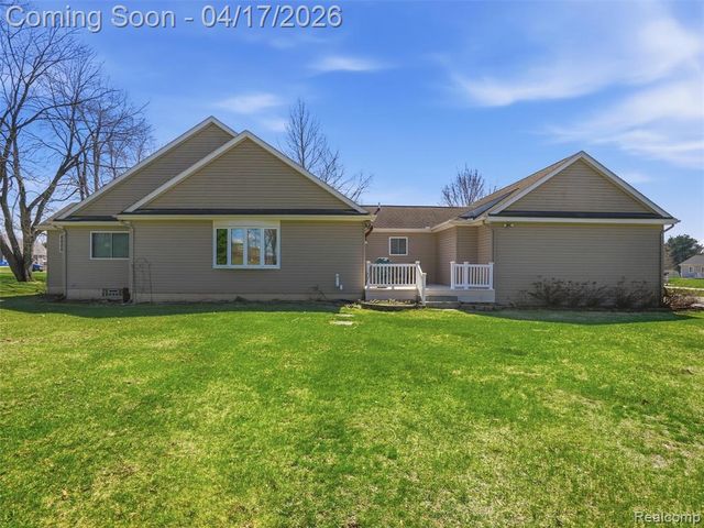 4695 Melanie Lane, White Lake, MI 48383