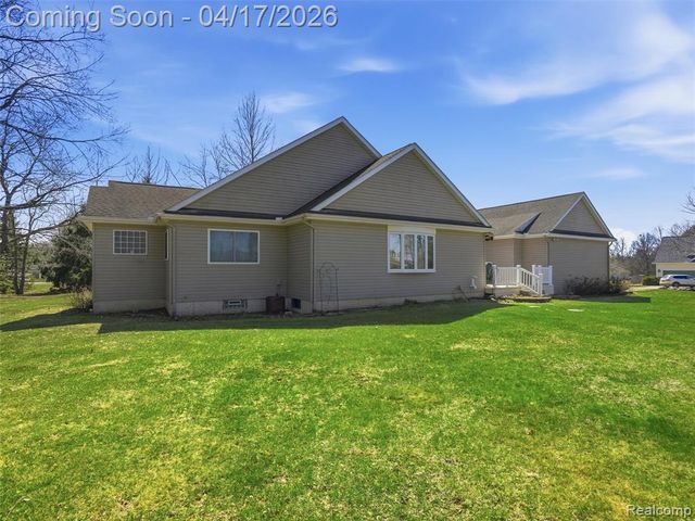 4695 Melanie Lane, White Lake, MI 48383