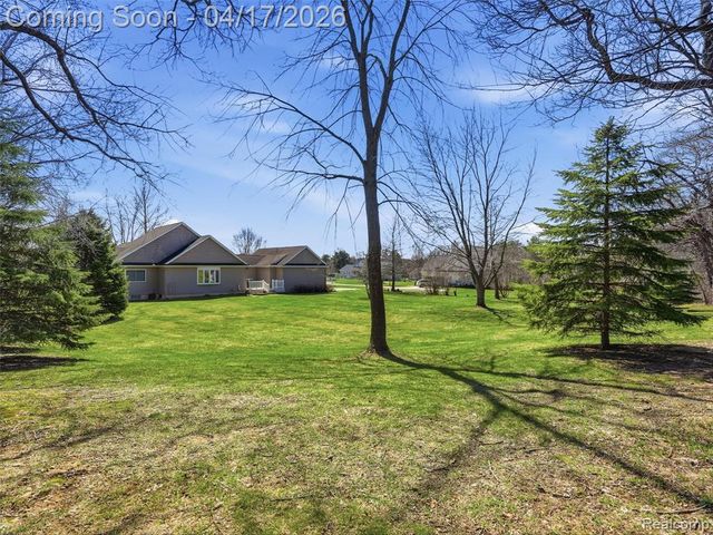 4695 Melanie Lane, White Lake, MI 48383