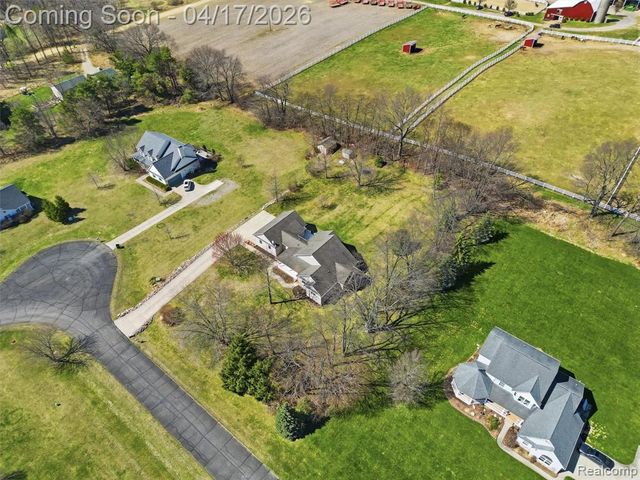 4695 Melanie Lane, White Lake, MI 48383