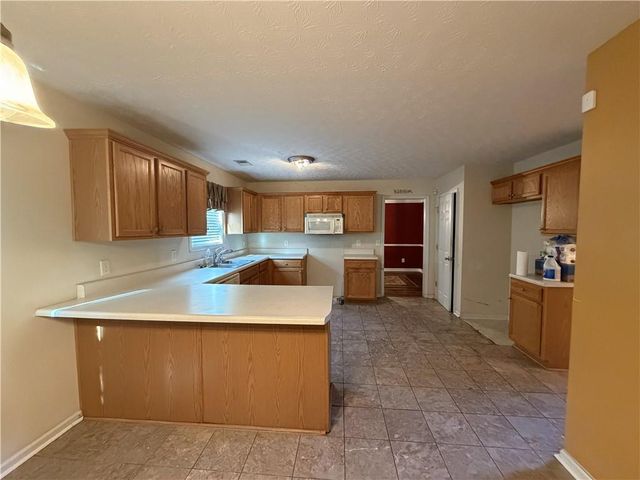 829 Sweden Forest Cove, Hampton, GA 30228