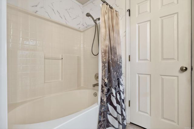 2002 Auburn Hills Drive, Benton, AR 72015