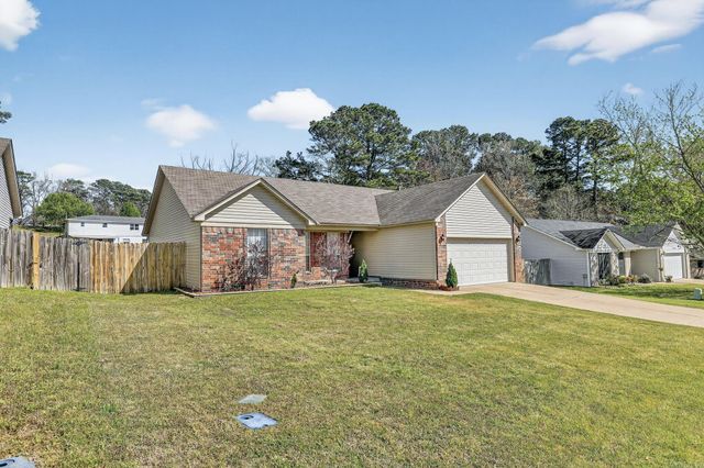 2002 Auburn Hills Drive, Benton, AR 72015