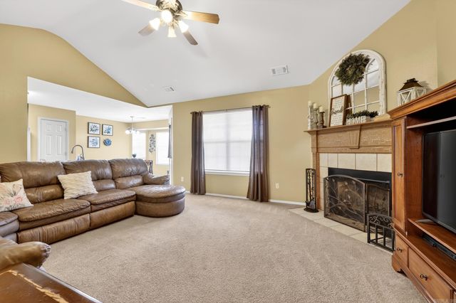 2002 Auburn Hills Drive, Benton, AR 72015