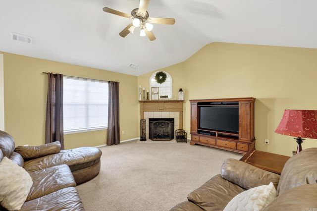 2002 Auburn Hills Drive, Benton, AR 72015