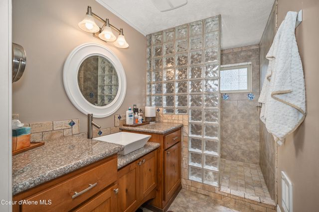 311 S Shoreline Dr, 3, Liberty Lake, WA 99019