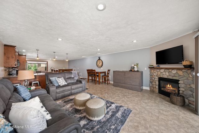 311 S Shoreline Dr, 3, Liberty Lake, WA 99019