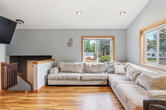 408 5th Street, Altoona, WI 54720