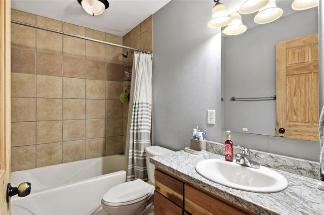 408 5th Street, Altoona, WI 54720