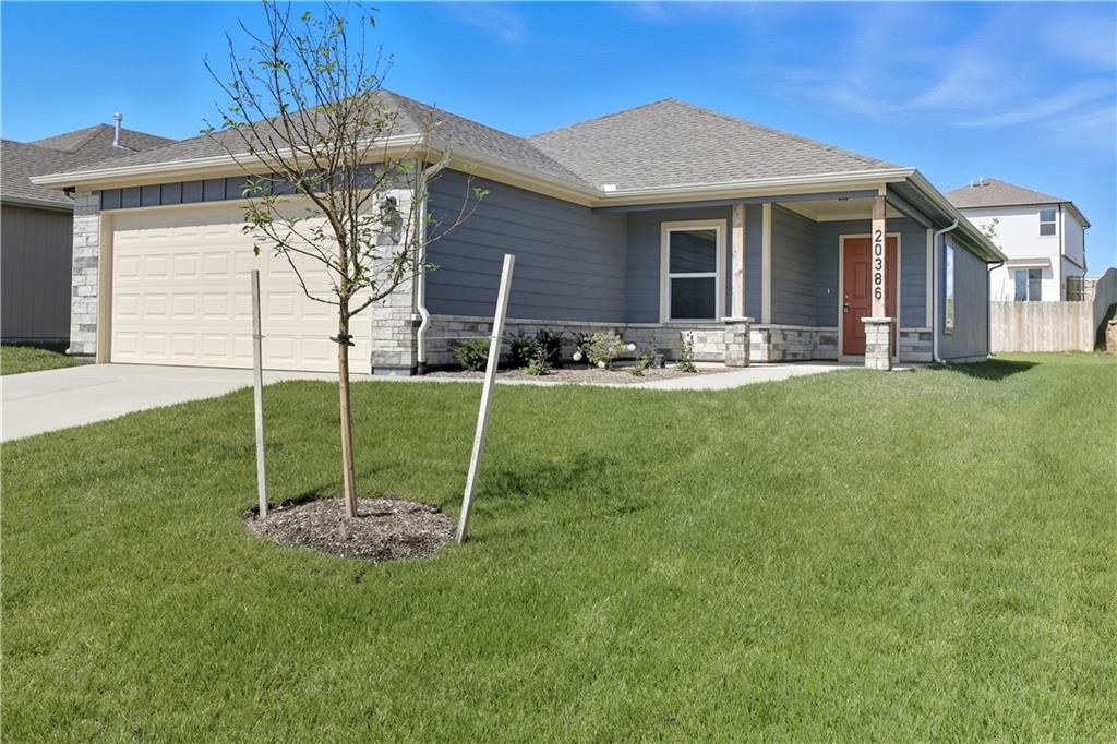 20338 W 194th Terrace, Spring Hill, KS 66083