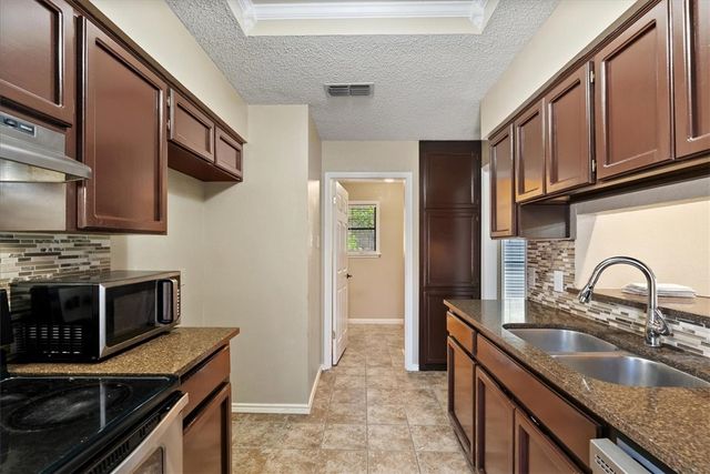 6829 Iroquois Dr, Corpus Christi, TX 78413