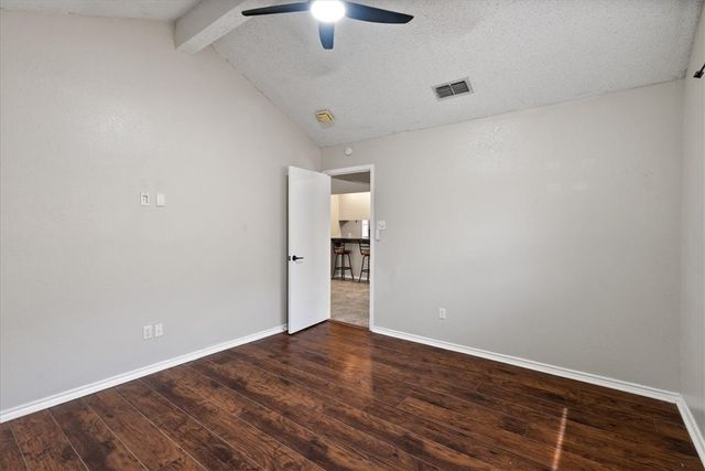 6829 Iroquois Dr, Corpus Christi, TX 78413
