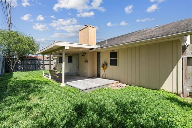 6829 Iroquois Dr, Corpus Christi, TX 78413