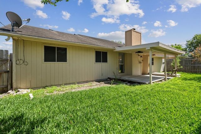 6829 Iroquois Dr, Corpus Christi, TX 78413