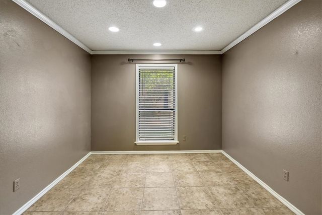 6829 Iroquois Dr, Corpus Christi, TX 78413
