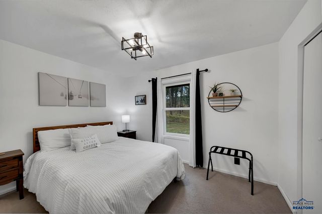 12729 N PRAIRIE CREEK RD, Rapid City, SD 57702