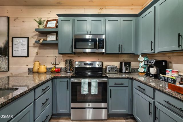 3023 Ridgetop Resort Way, Pigeon Forge, TN 37863